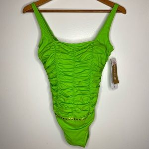 Opera Swim Fascination Women One Piece Green. 38D.